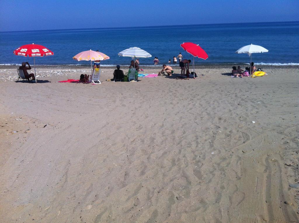 Paradise Beach Camera Mansardata Vicino Cefalu Piscina Aperta Campofelice Di Roccella Exteriör bild